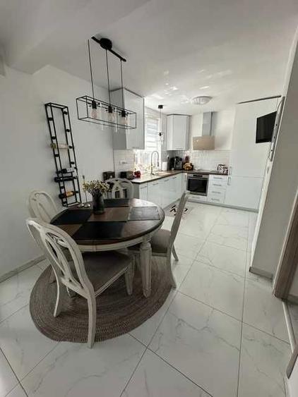 Vand sau schimb casa zona Titulescu - 6