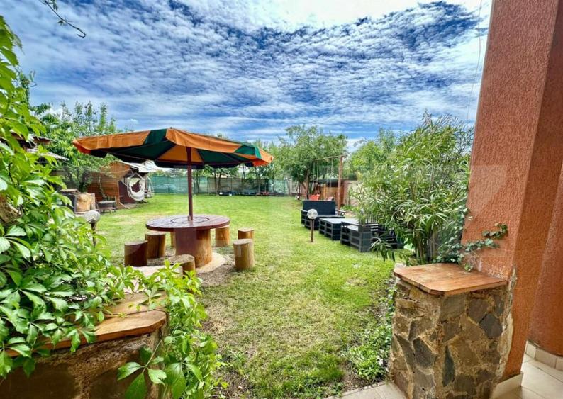 Casa 5 camere,teren 700 mp, foisor si gratar,Micesti - 1