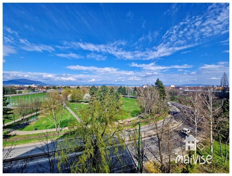 Apartament 3 camere de vanzare, str.Tudor Vladimirescu - 1