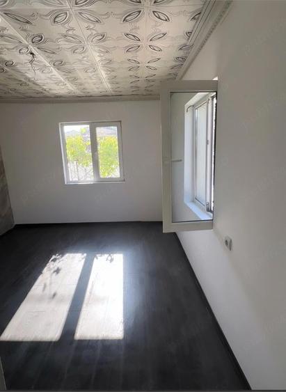 Casa de vanzare , casa este din paianta, complet renovata interior-exterior. - 4