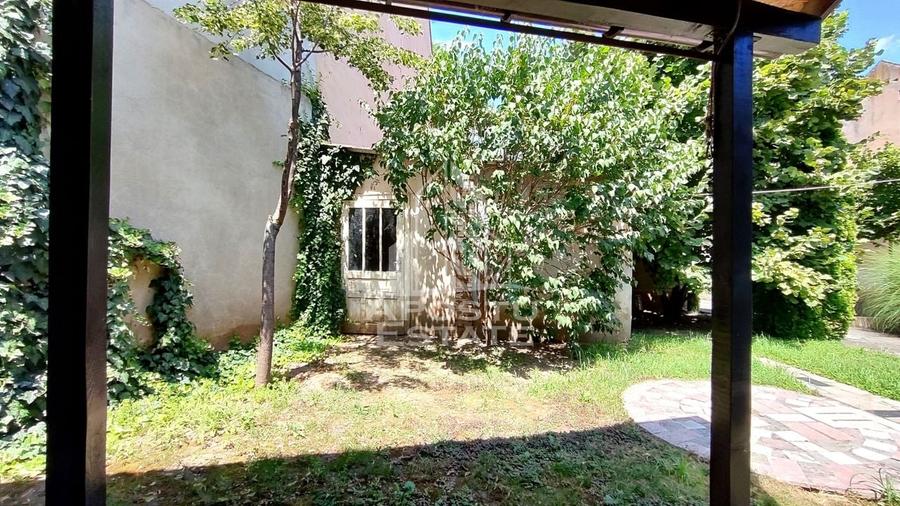 Casa la curte comuna 4 camere, zona Centrala - 24