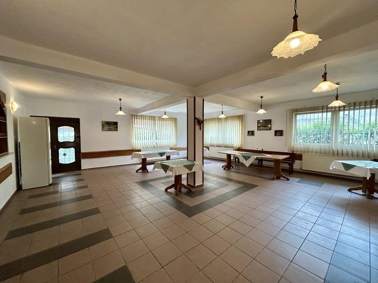 Pensiune cu potențial deosebit, vedere spectaculoasă spre Piatra Craiului - 7