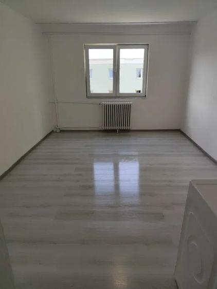 Camera 24 mp cu baie Uzina 2 - 1