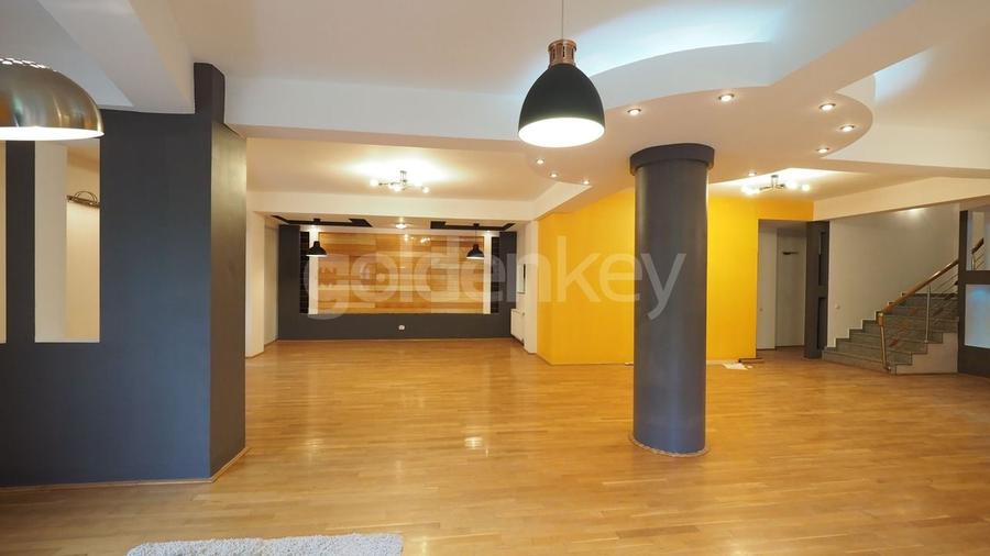 Vedere panoramica! Duplex cu 6 camere pe strada linistita, 350mp - 2