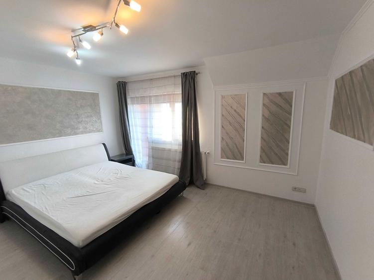 Proprietar vand 1/2 duplex cu 5 camere si teren de 380 mp, Dumbravita - 1