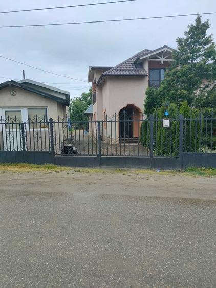 Vand Casa cu Teren Lunguletu, Dambovita, P+1 Mobilata si Utilata - 1