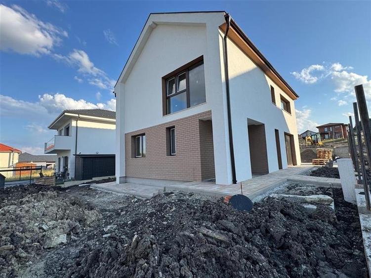 Casa Individuala + Garaj situata in Chinteni - 11