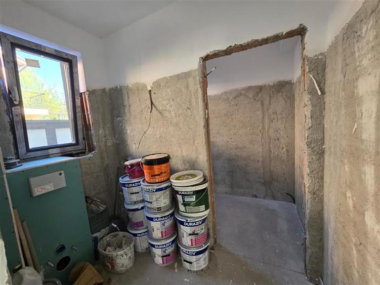 Duplex cu 5 camere cu Canalizare în Bucureștii Noi