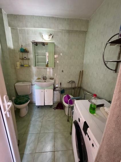 Apartament cu 2 camere decomandat, mobilat în Craiovița Nouă