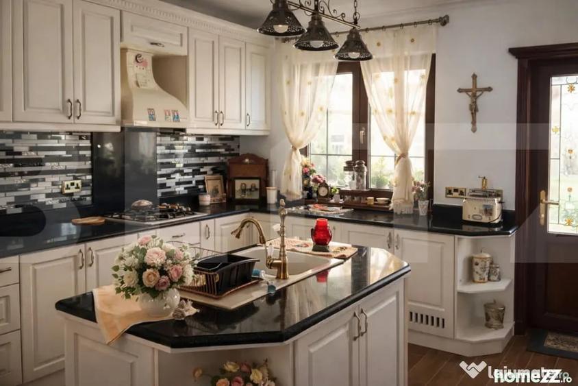 Casă cu 7 camere cu Teren 765 Mp în Ultracentral
