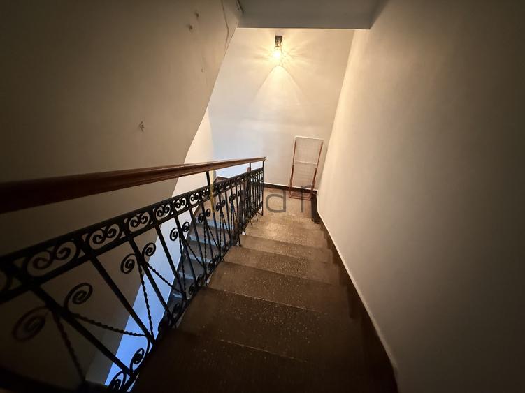 Casă individuală cu 3 camere cu Canalizare în Iris