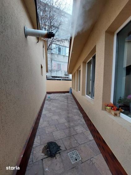 Casă cu 6 camere cu Teren 343 Mp în Dacia