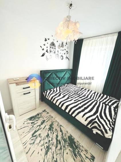 Apartament cu 3 camere semidecomandat în Central