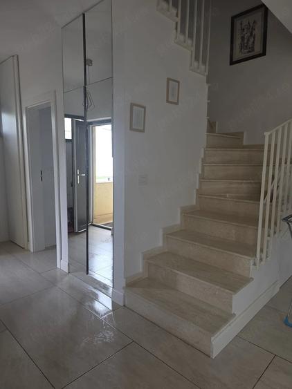 Casă cu 5 camere cu Teren 150 Mp în Subcetate