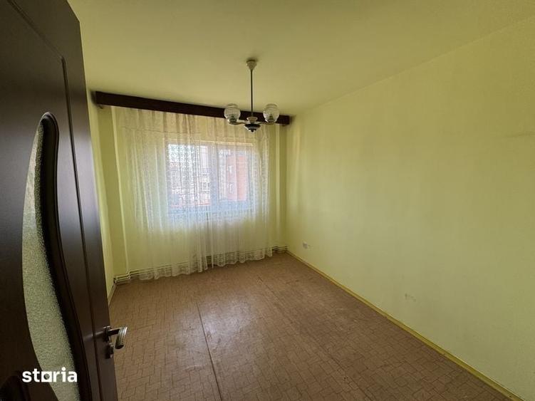 Apartament cu 3 camere în Calea București