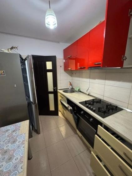 Apartament cu 2 camere decomandat în Titan