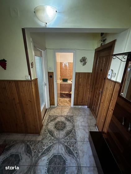 De vanzare apartament cu 2 camere decomandat,etajul 1,Dealul Florilor - 6