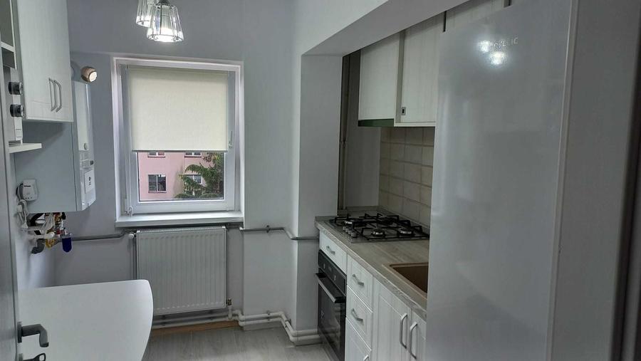 Apartament cu 2 camere semidecomandat în Sud