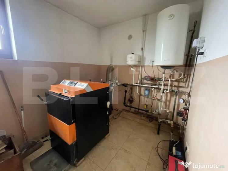 Casă cu 5 camere cu Teren 9300 Mp în Vadu Moldovei