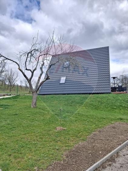 Casă / Vilă cu 3 camere de vânzare - 5