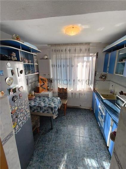 Apartament 3 camere cf 1 semidecomandat zona Micro 5 - 7