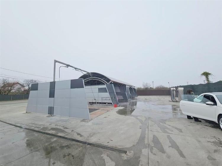 Spalatorie auto functionala  4 boxe, teren 600 mp  zona CFR, Bacau - 2