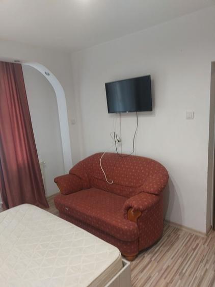 Inchiriez apartament - 3