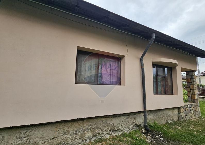 1/2 - Casa de vanzare + teren 472 mp - 14