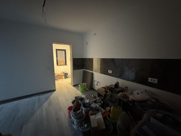 Sacalaz individuala P+E,Terasa,balcon,2 bai,5 camere,2 F.s - 10