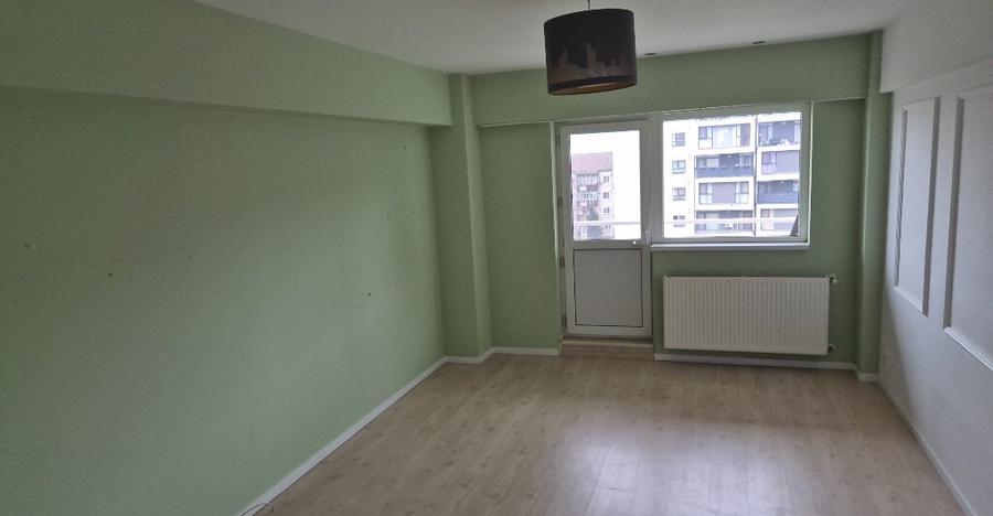 Proprietar , inchiriez apartament , renovat , 4 camere ,zona buna. - 11