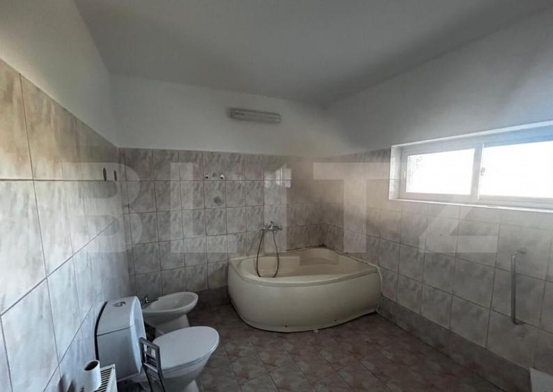 Casa de vanzare, 300 mp, strada Jiului - 5