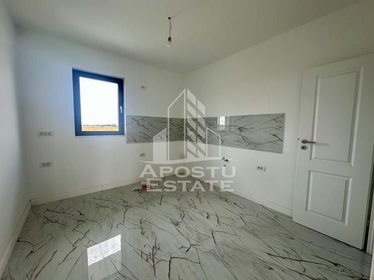 Duplex modern cu 4 camere, despartit prin camera tehnica, Giroc - 3