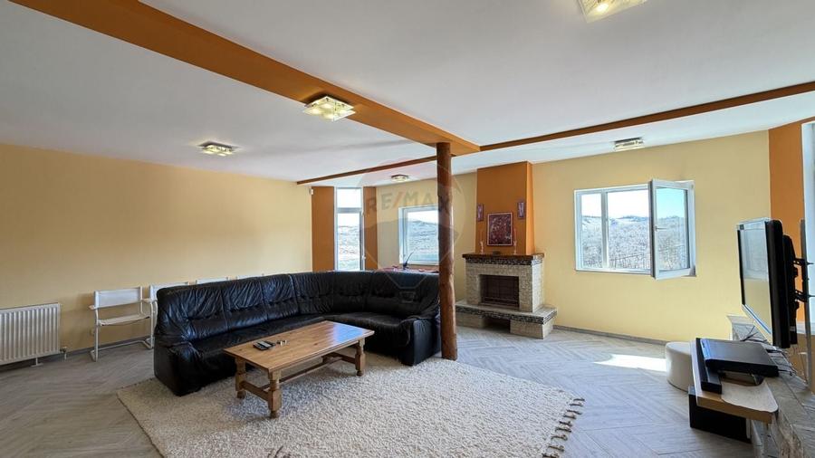 Casă cu vedere spectaculoasă - pentru locuit sau investiție turistică - 4