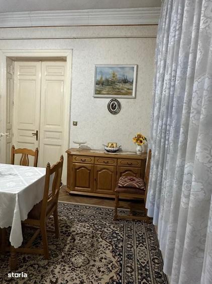 Casă cu 4 camere cu Teren 1800 Mp în Central