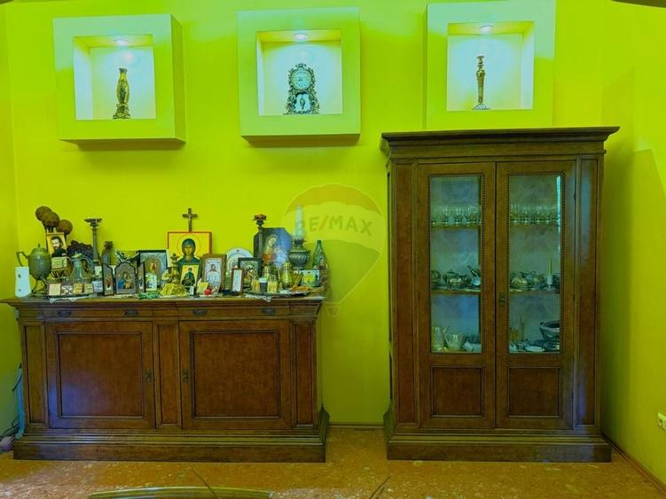 Casa interbelica de vanzare - probabil cea mai frumoasa din Roman - 13