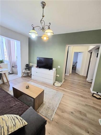 Apartament 3 Camere, Semidecomandat, Zona Dacia - 3