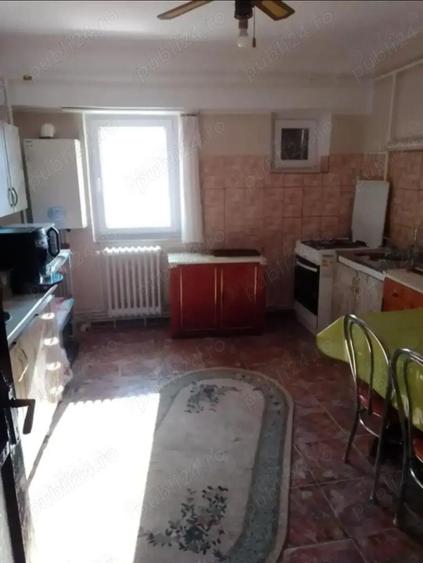 De vanzare Apartament 3 camere - 2