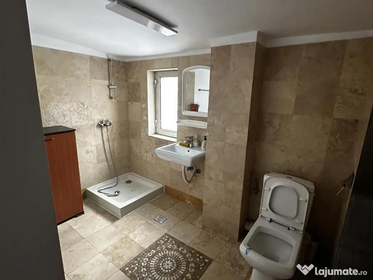 Etaj de Inchiriat (SECTOR 4 )- Ideal Cabinet / Sediu Firma - 1