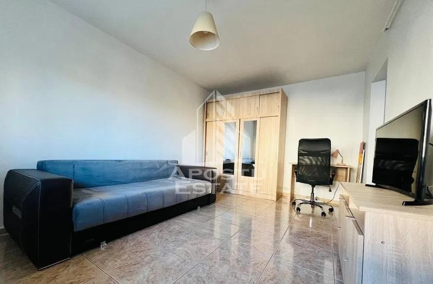 Apartament 1 camera, zona Lunei - UVT, Centrala Proprie - 1