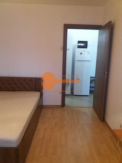 Garsoniera la 200m de metrou Crangasi - 1