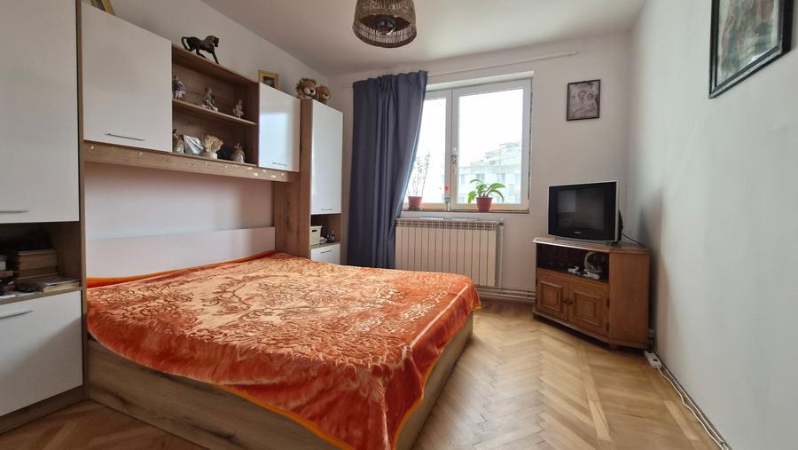 Scoala Generala nr 7 Cta /Piata Brotacei - ap 2 cam, et 4/4 (centrala gaze) - 18