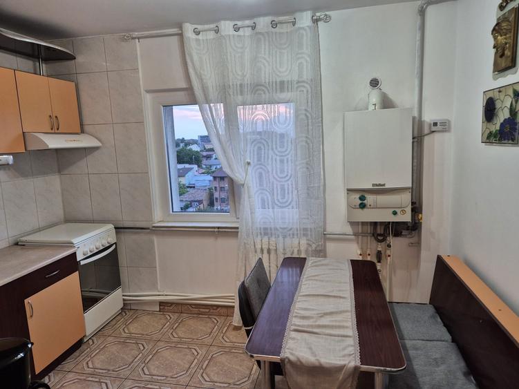 Garsoniera mare 40 mp de inchiriat in bloc de apartamente - 5