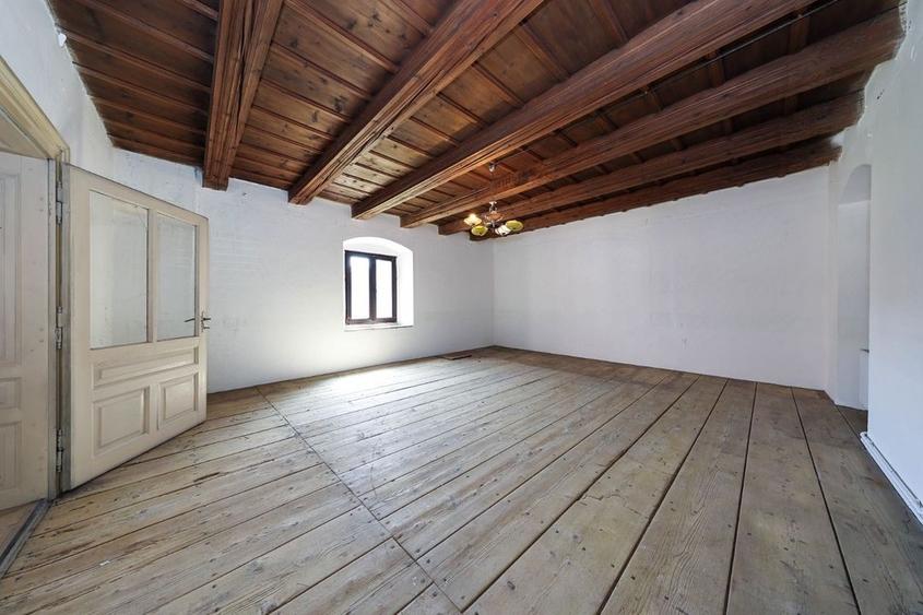 Casă Săsească Autentică cu Șură Impresionantă în Cristian – Teren 2729mp - 20