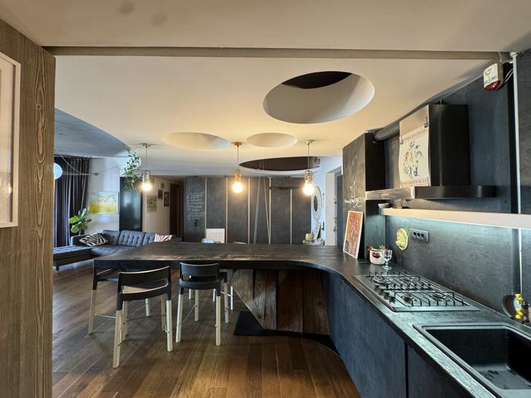 Un apartament ca o casa, cu peluza si ponton pe lac - 11