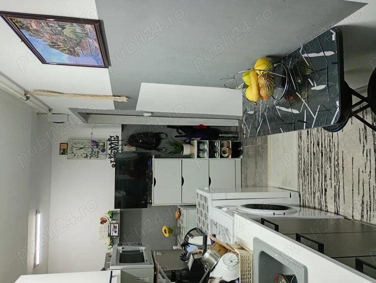 Vand apartament cu trei camere termopane centrala gaz clima proaspat renovat etajul 4 acoperit - 5