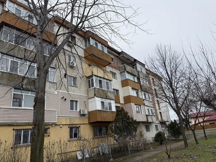 Vand URGENT Apartament 3 camere Bl H16 Et.4 75mp - 2