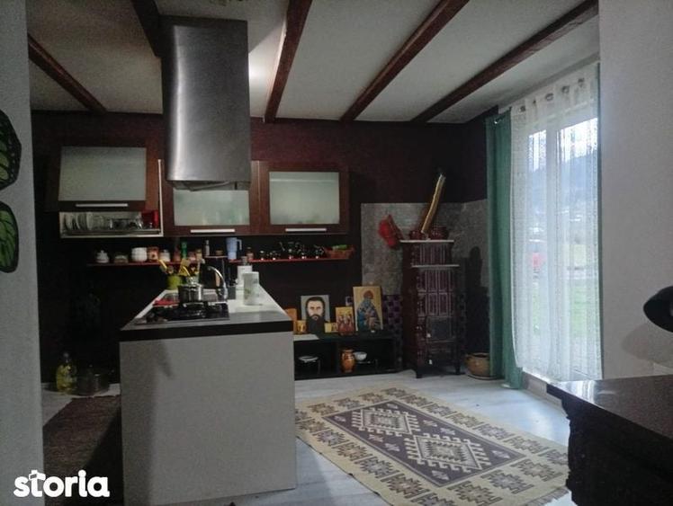 Vanzare teren cu casa. - 8