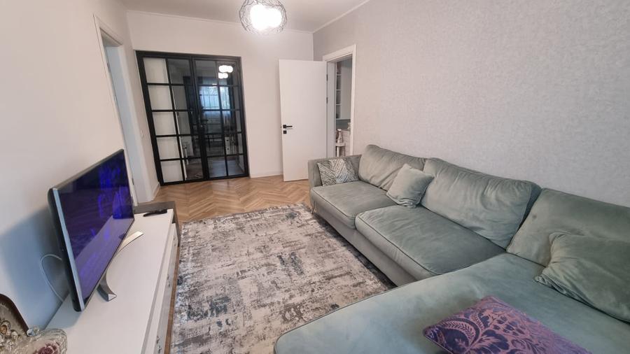 Apartament 4 camere, centrală proprie, parcare, 5 min metrou Apărătorii Patriei - 9