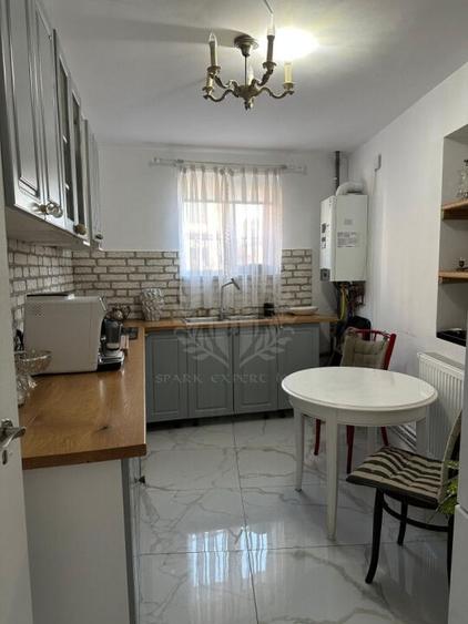 //SPATIU COMERCIAL//REZIDENTA// - 3