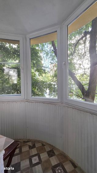 Garsonieră decomandată în Tei